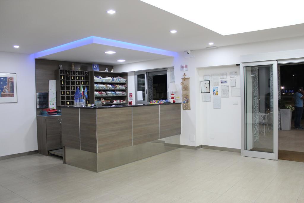 Hotel Poseidon Corigliano Calabro Buitenkant foto