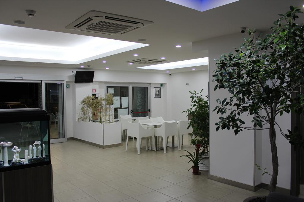 Hotel Poseidon Corigliano Calabro Buitenkant foto