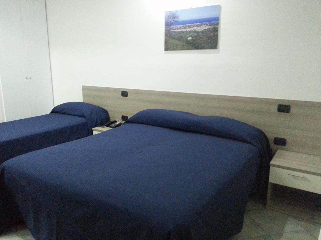 Hotel Poseidon Corigliano Calabro Buitenkant foto