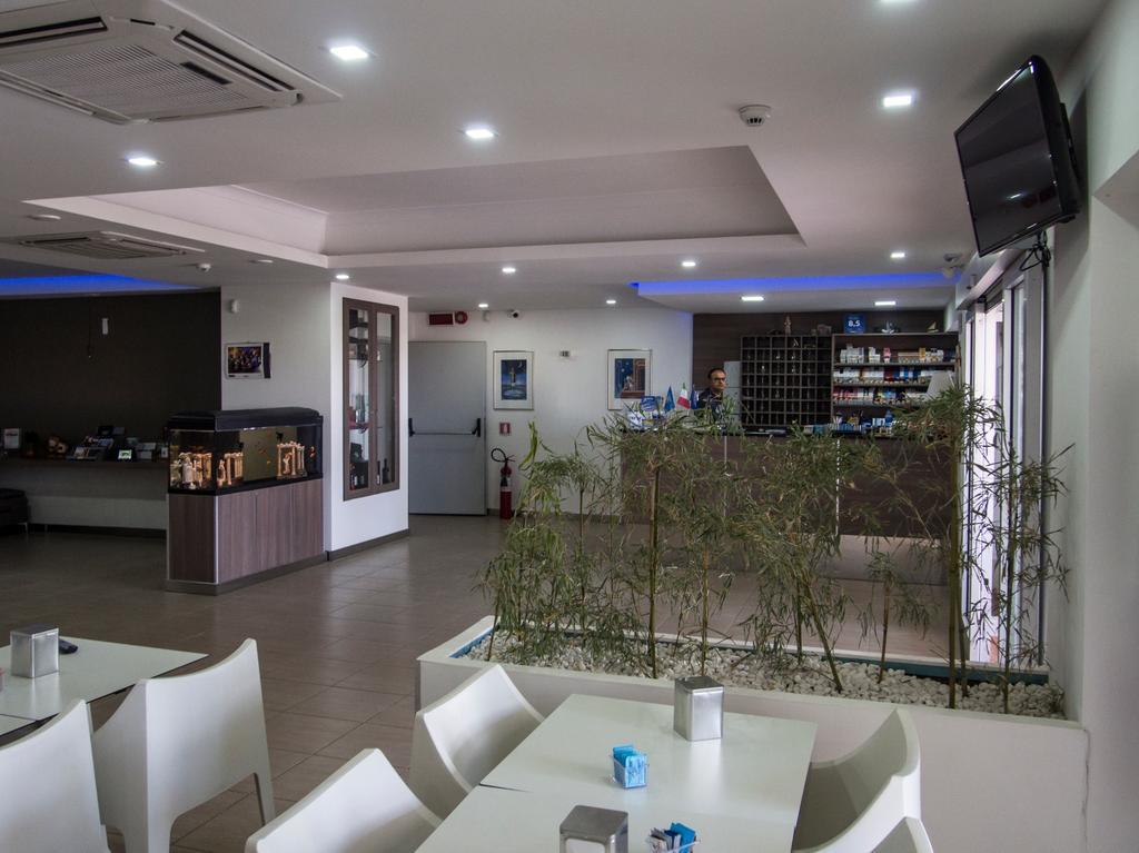 Hotel Poseidon Corigliano Calabro Buitenkant foto